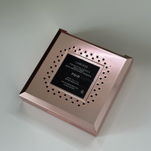 LAWLESS Setting Powder - Fair - Picture 3 of 6